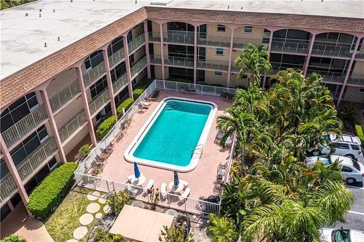 100 SE 6th Ave #204 Pompano Beach, FL 33060