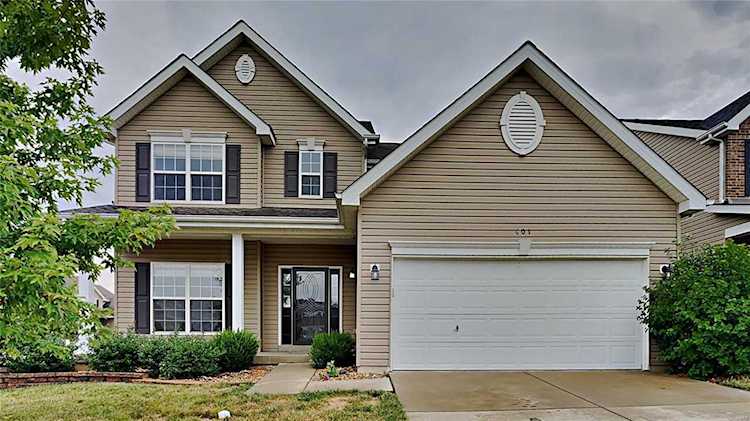 401 Hollowgate Ct Lake St Louis, MO 63367