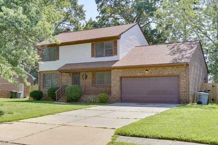 15 Natalie Dr Hampton, VA 23666