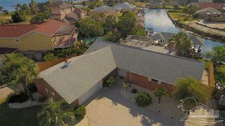 1111 Seabreeze Ln Gulf Breeze, FL 32563