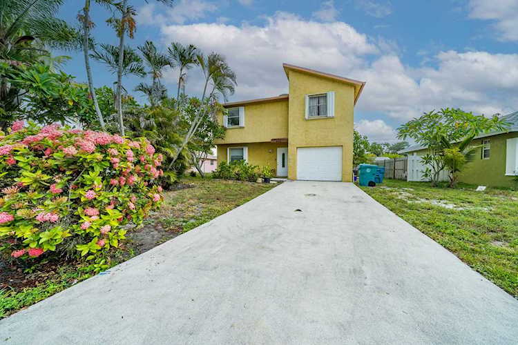 550 NW 9th Avenue Boynton Beach, FL 33435 - MLS# R10822751 | BoyntonBeachRealEstate.com Photo 1
