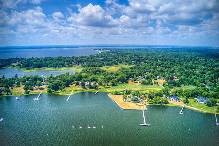 74 Adams Point Rd Barrington, RI 02806