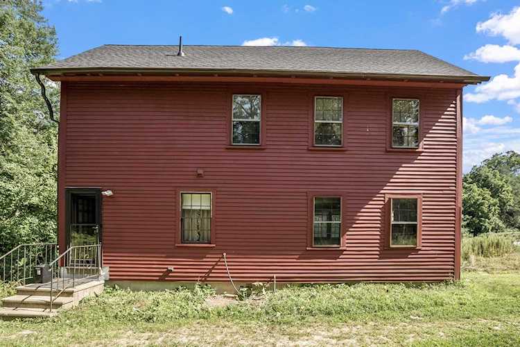 19 Peaslee Rd Merrimack, NH 03054 | MLS 4924336 Photo 1