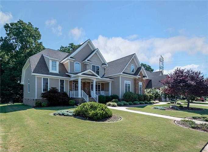 6506 Harbour Pointe Dr Suffolk, VA 23435