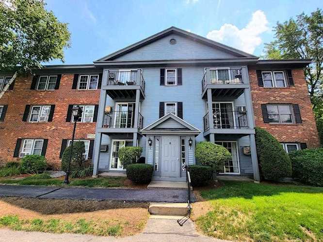 8 Northbrook Dr Manchester, NH 03102