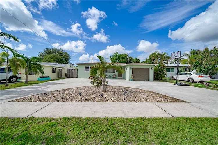 3214 Roosevelt St Hollywood, FL 33021