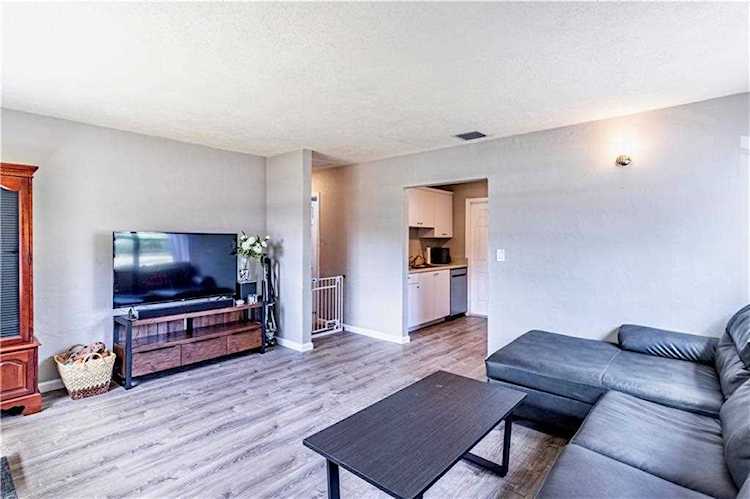 550 NE 45th Ct Deerfield Beach, FL 33064