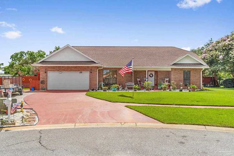 10079 Pritchard Pt Cir Navarre, FL 32566