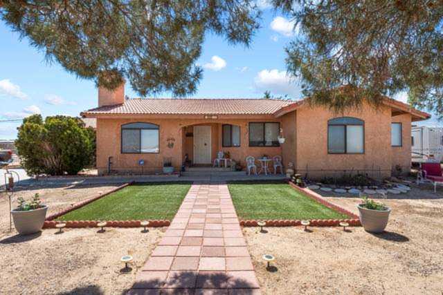 2223 W 65th Street Rosamond, CA 93560