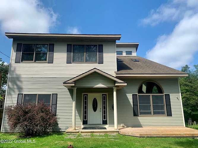 1935 Golf Ave Schenectady, NY 12308