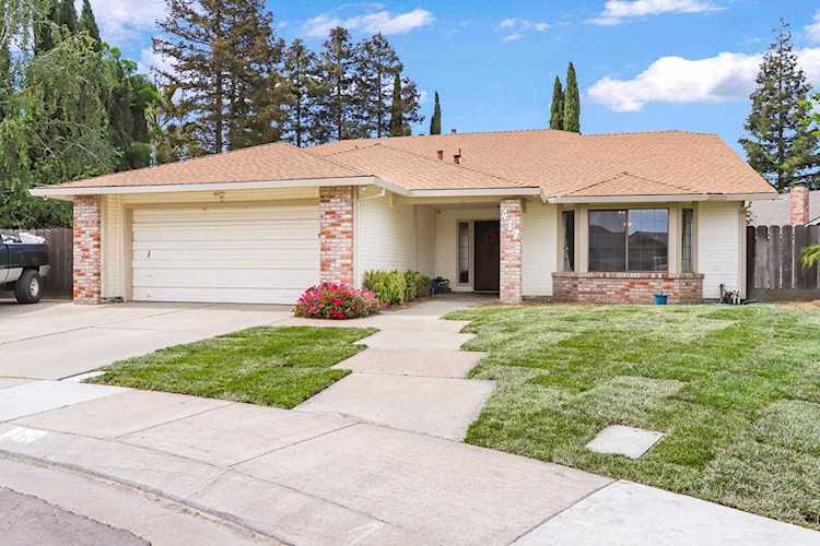 417 Ward Court Manteca, CA 95336