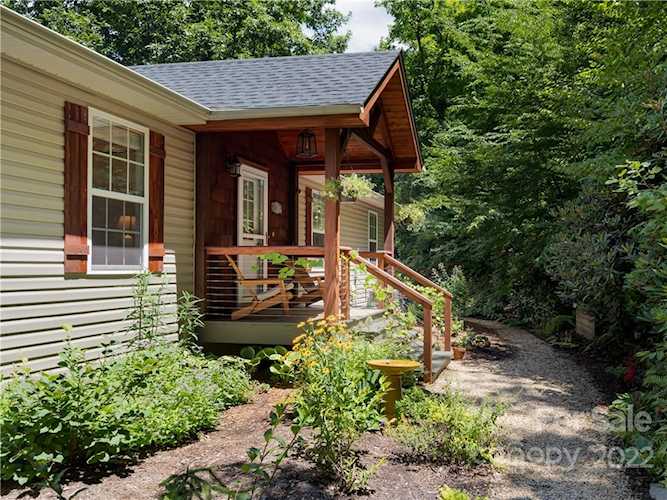 100 Pheasant Ridge Rd Fairview, NC 28730