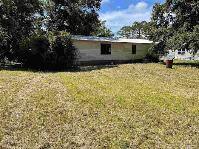 1084 Gordon Ave Pensacola, FL 32507