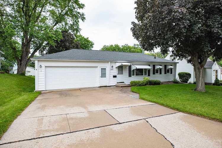 929 Easton Ave Waterloo IA 50702 | home for sale | MLS#:20222630 Photo 1