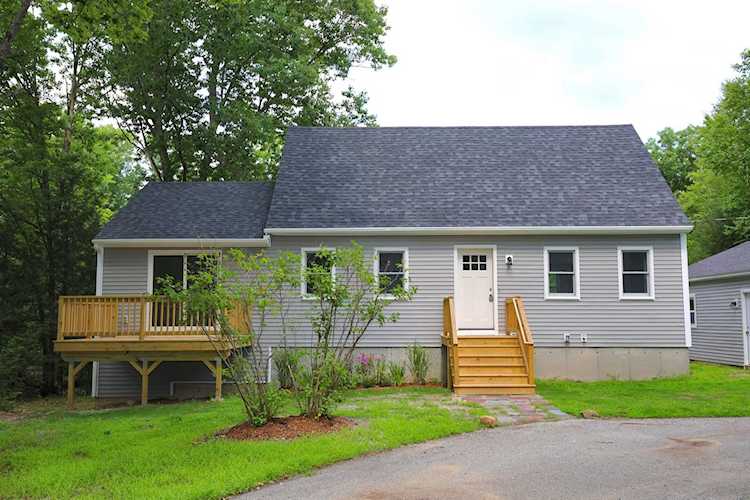 138 Lull Rd Weare, NH 03281