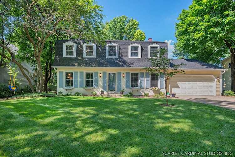 2S560 Seneca Dr Wheaton, IL 60189 | MLS 11479758 Photo 1