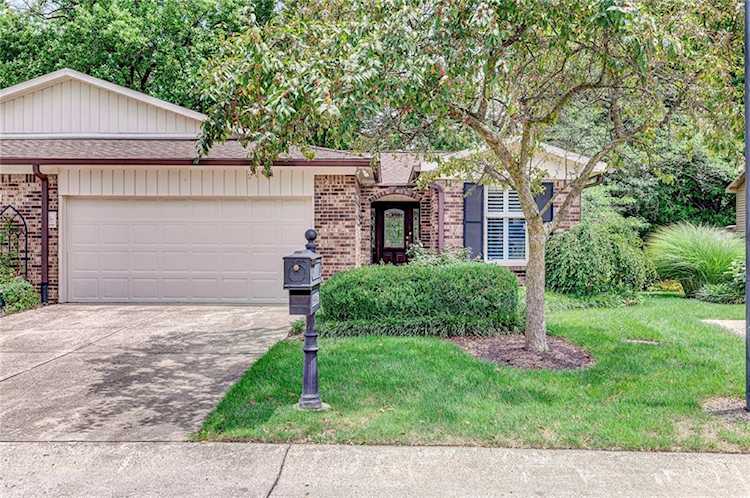 8445 Quail Hollow Rd Indianapolis, IN 46260 | MLS 21876258 Photo 1