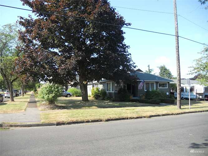 1071 19th Ave Longview, WA 98632