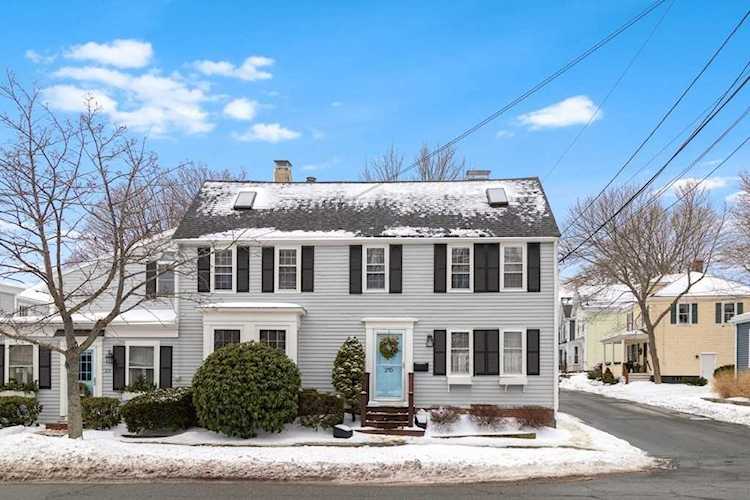 215 Merrimac St #3 Newburyport, MA 01950 | MLS 72940736 Photo 1