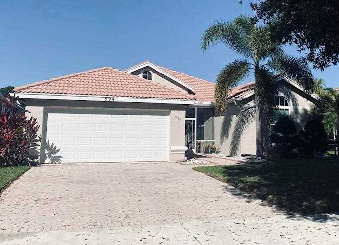 594 SW Lake Charles Circle Port Saint Lucie, FL 34986