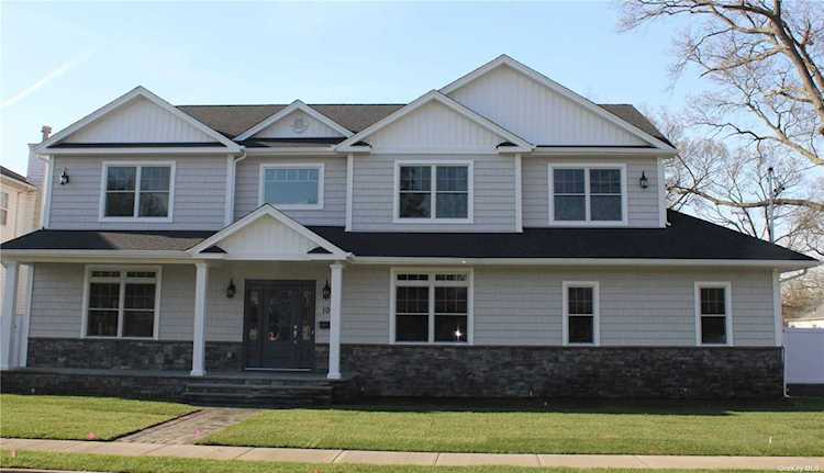 home for sale, 100 Moore Avenue, Massapequa Park, MLS #3395576 Photo 1
