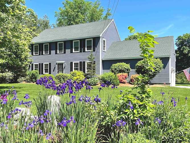 78 Smith Rd Bedford, NH 03110 | MLS 4924563 Photo 1