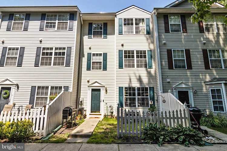 40J Amberstone Ct Annapolis, MD 21403