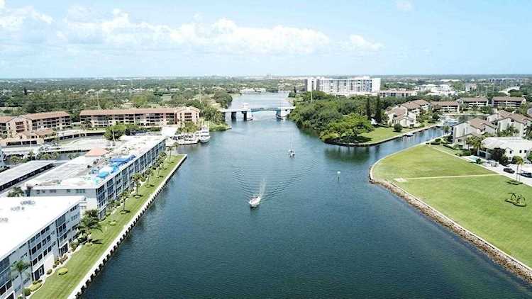 20 Yacht Club Drive #201 North Palm Beach, FL 33408