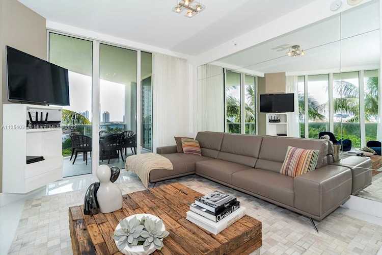 4100 Island Blvd #704 Aventura, FL 33160