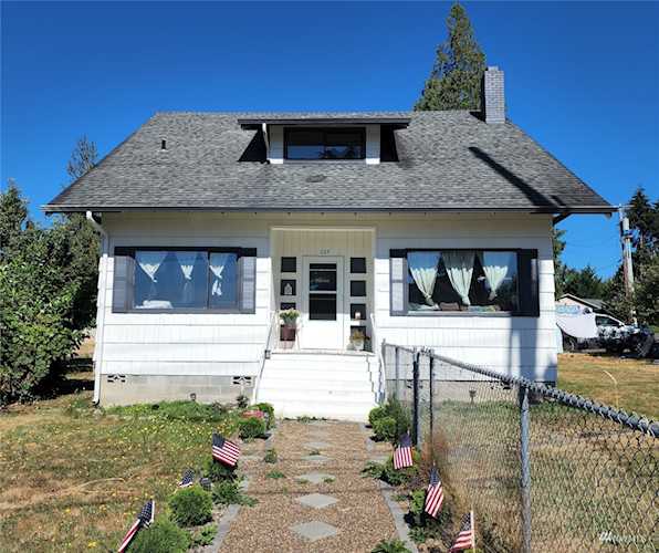 225 2nd Ave NE Napavine, WA 98565