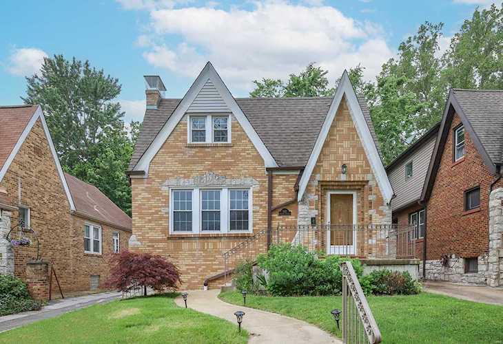1127 Edward Terr Richmond Heights, MO 63117