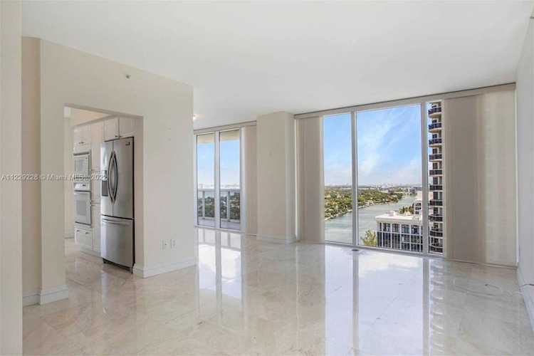 4775 Collins Ave #2607 Miami Beach, FL 33140