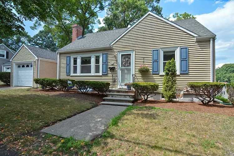 59 Quinn Rd Lynn, MA 01904 | MLS 73023247 Photo 1