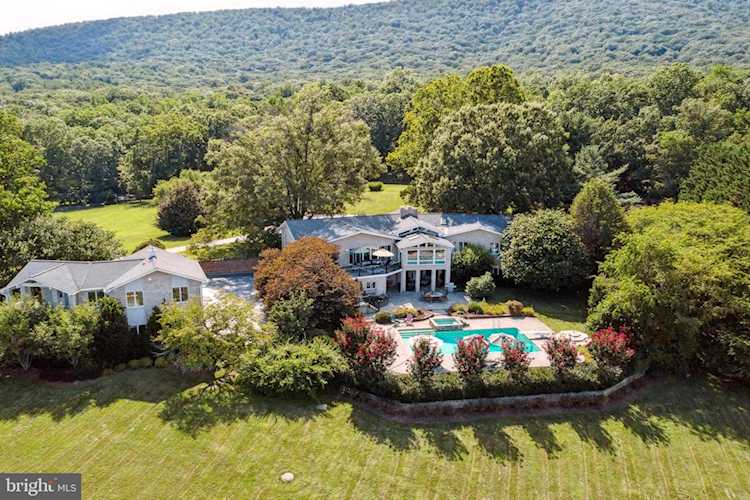 3247 Mountain Rd Haymarket, VA 20169