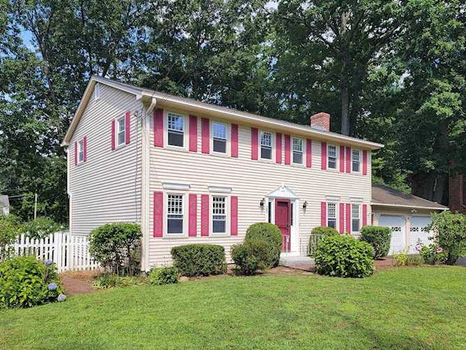 35 Monza Rd Nashua, NH 03064 | MLS 4924810 Photo 1