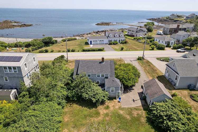 690 York St York, ME 03909