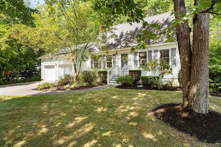 37 Village Green Dr Saco, ME 04072