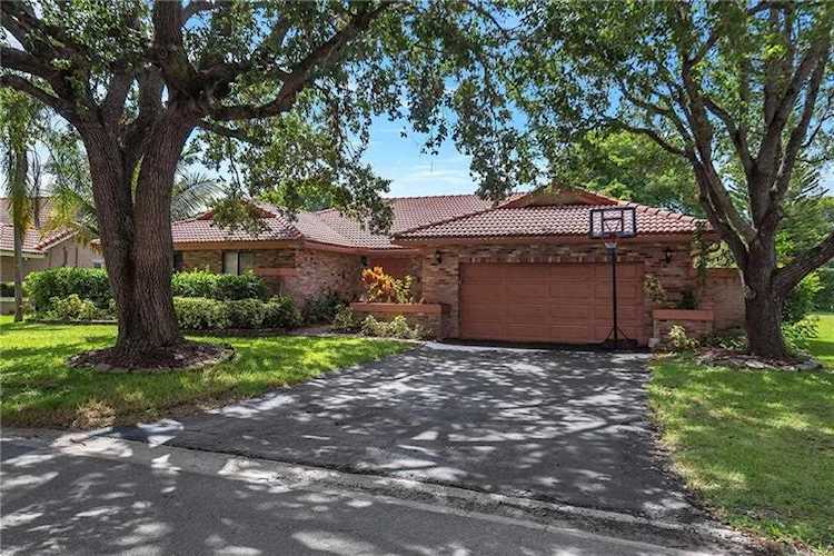 5066 NW 89th Way Coral Springs, FL 33067