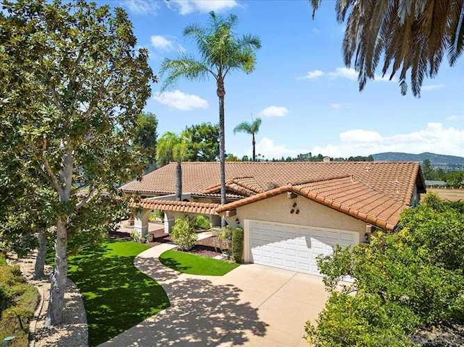 17428 Tam O Shanter Dr Poway, CA 92064