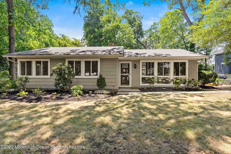 197 Oak Hill Rd Red Bank, NJ 07701