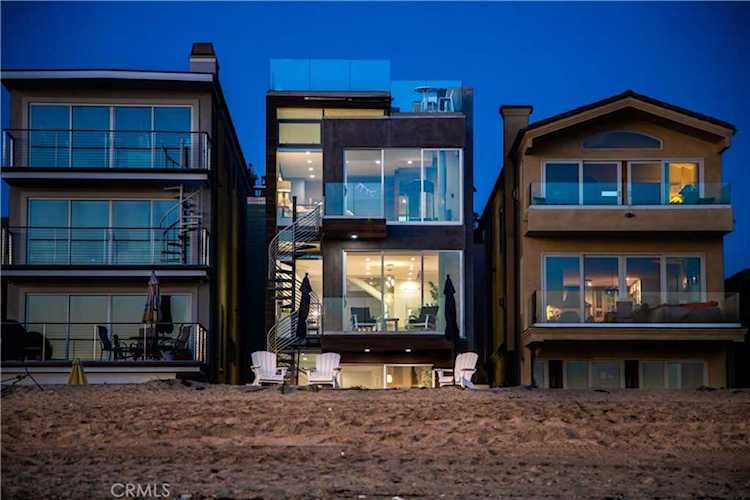 99 A Surfside Ave Surfside, CA 90743