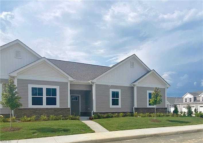 1501 Acadian Dr #B Suffolk, VA 23434
