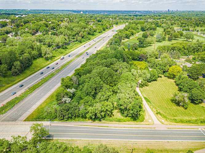 1033 Wagon Wheel Trail Mendota Heights, MN 55120