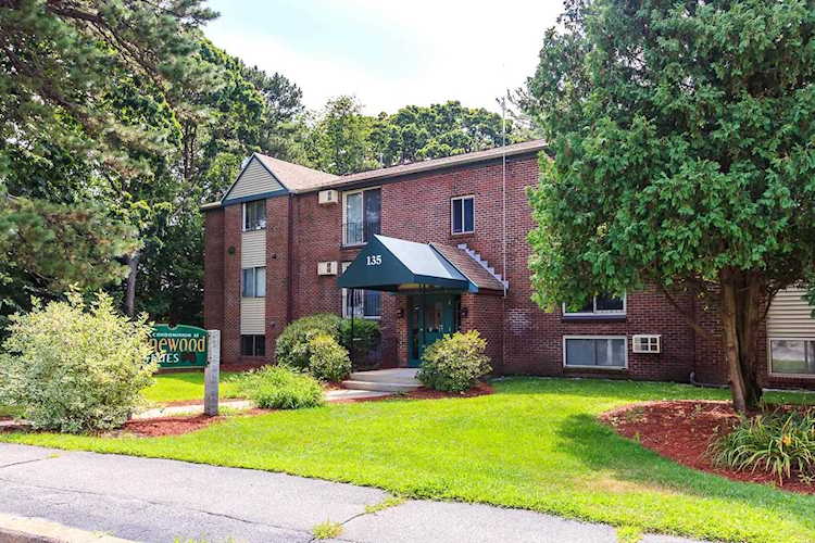 135 English Village Rd Manchester, NH 03102