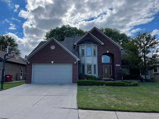 54549 Amber, Macomb, MI 48042 in Huntington Woods # 08|Macomb MLS# 60128935 Photo 1
