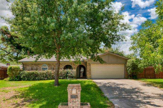 1136 Oak Glen Circle Fort Worth, TX 76114