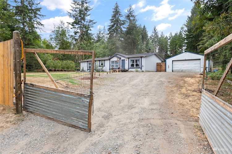 724 195th Ave SW Lakebay, WA 98349