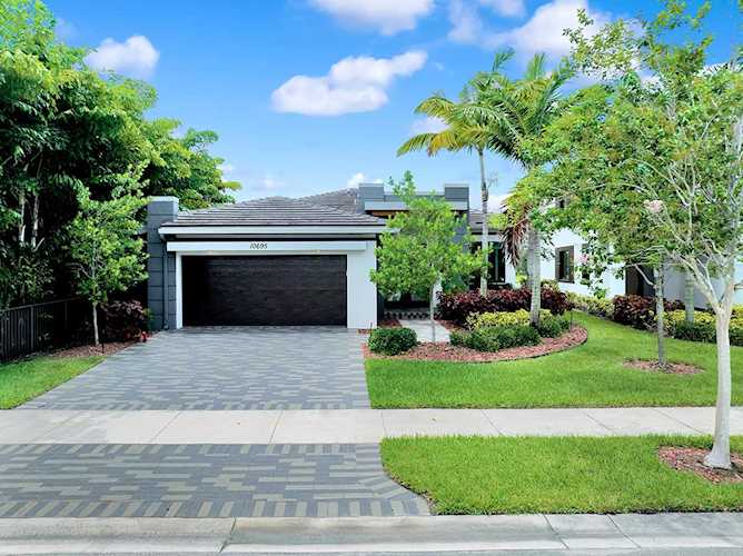 10695 Waves Way Parkland, FL 33076