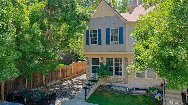 2667 E Nichols Circle Centennial, CO 80122