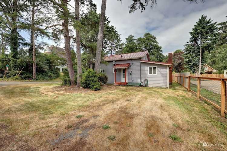 1207 247th Place Ocean Park, WA 98640